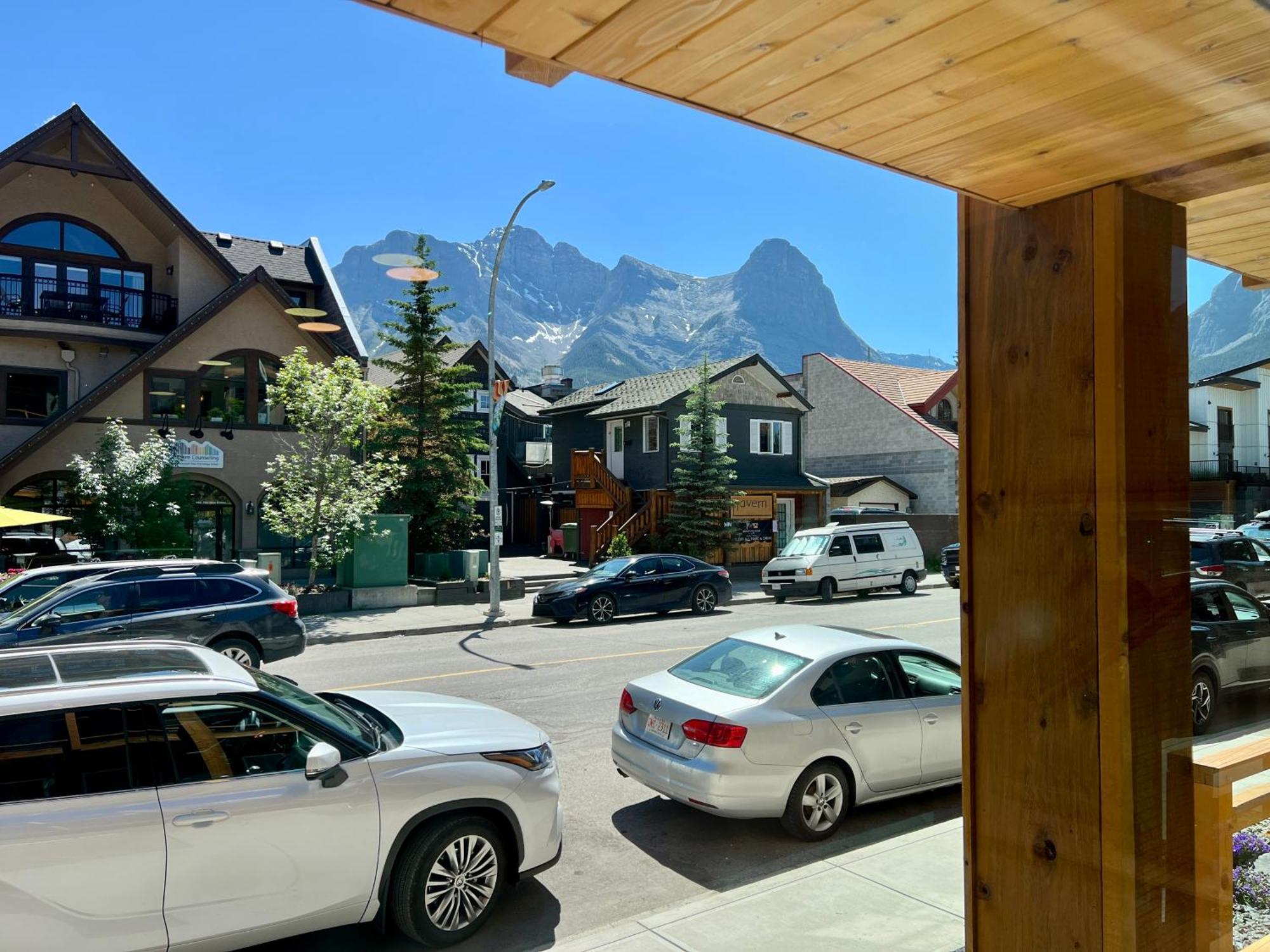 Apartamento Special! New Downtown Mtn View Free Parking 2B&2B Canmore Exterior foto